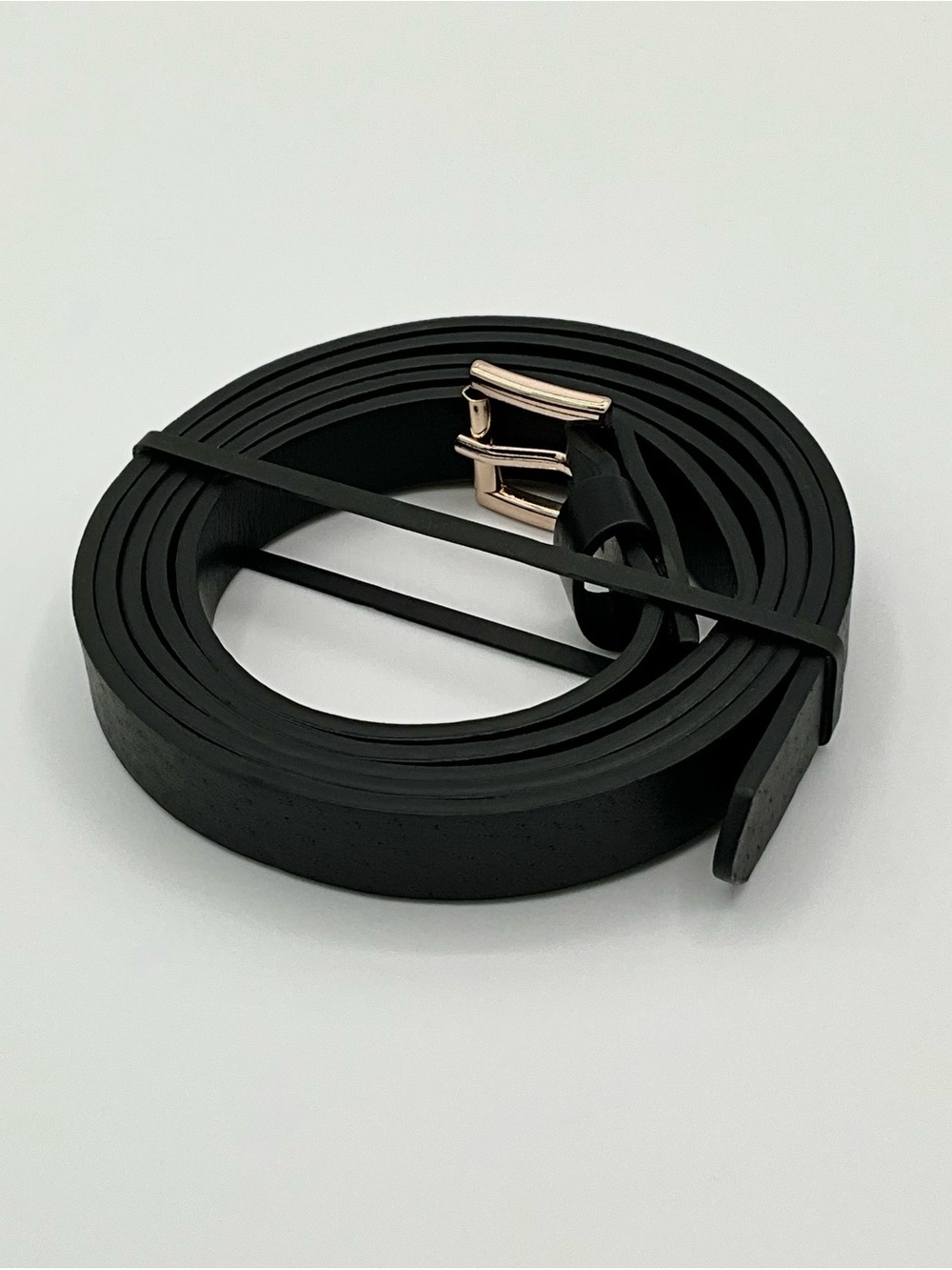 LIKE NEW Torrid Narrow Waist Belt Faux Leather Black Gold Hardware Size 0/00 (1)